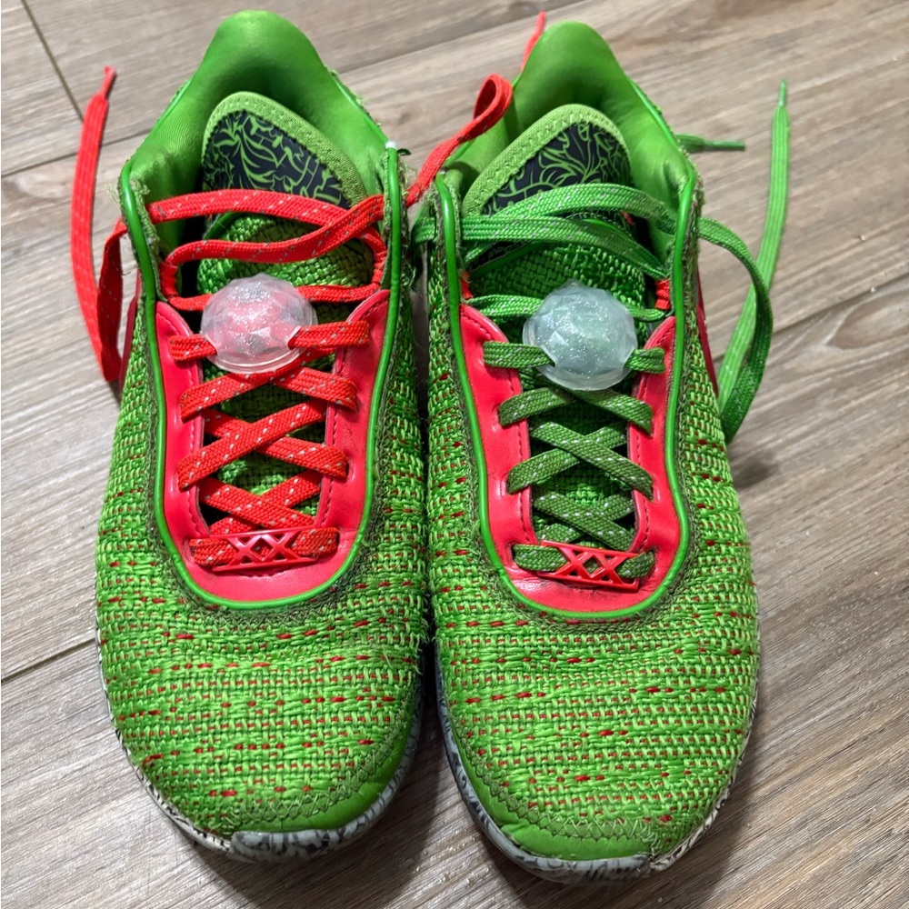Nike LeBron Pink Diamond Green Tweed Stocking Stuffer 6 1/2 Youth